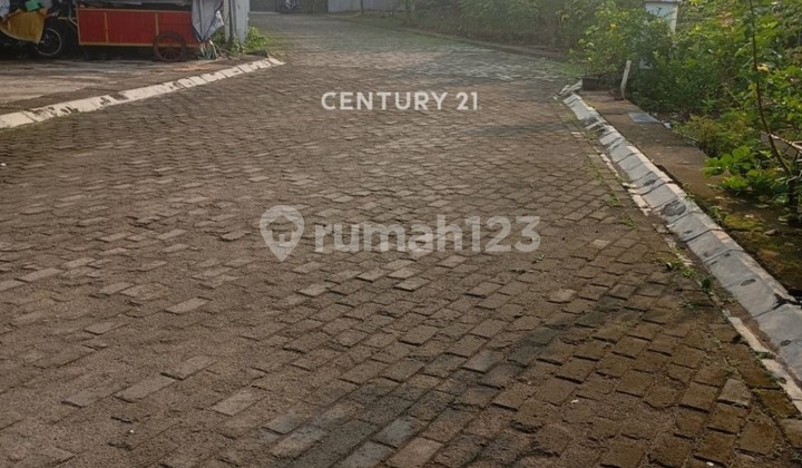 Strategic Land Plot for Sale at Attractive Price in Pesanggrahan