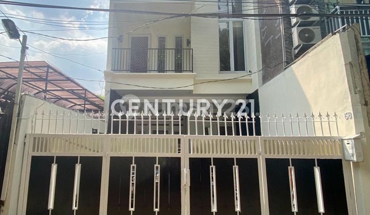 For Sale Nice Strategic Ready-to-Occupy House in Kemang, South Jakarta