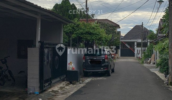 Rumah Strategis Harga Menarik di Komplek Deplu Pondok Aren 2