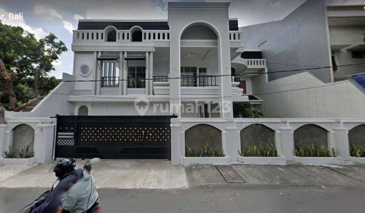 Rumah mewah di Gatsu Tengah Denpasar 5 kamar Luas 600m² 1