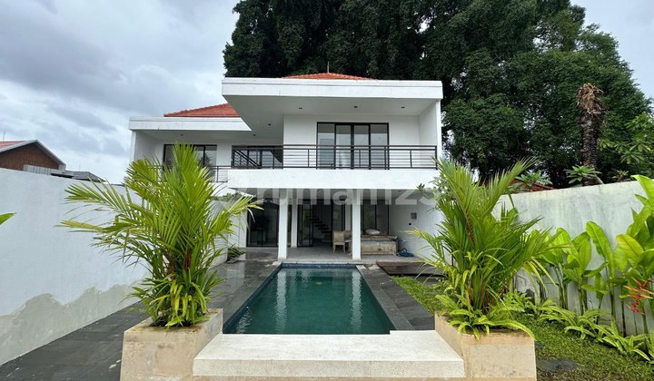Brand new 5 bedrooms villa 330m2 di batur sari Sanur Bali