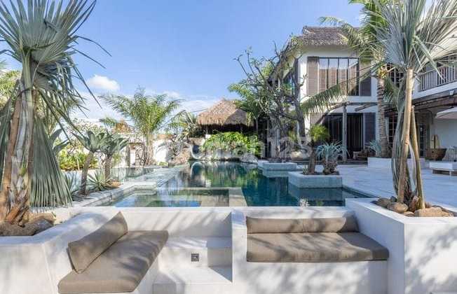 Luxury Villa Pantai Seseh Canggu 6 Bedrooms 1563M2