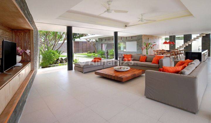 Stunning Modern Villa In Balangan Ungasan Badung  5
