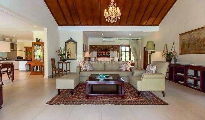 Villa di Kerobokan , Badung, Bali Modern Kontemporer Style