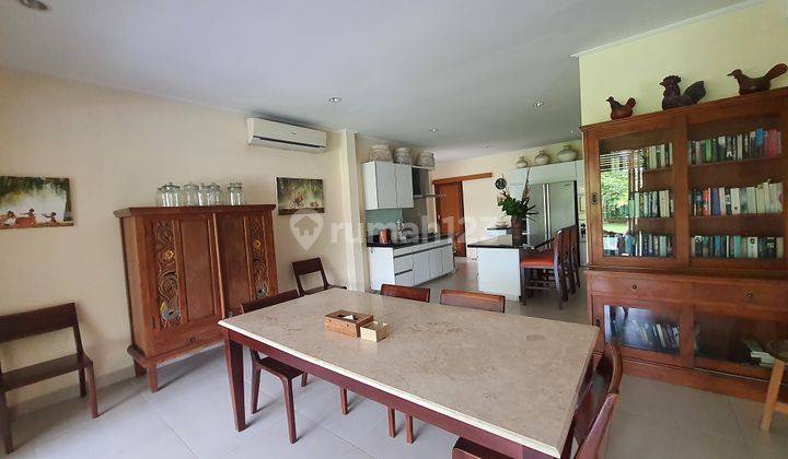 Villa di Kerobokan , Badung, Bali Modern Kontemporer Style