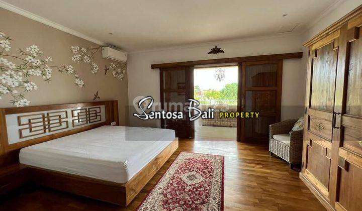 Luxury Villa di Merthanadi , Kerobokan , Badung One Gate