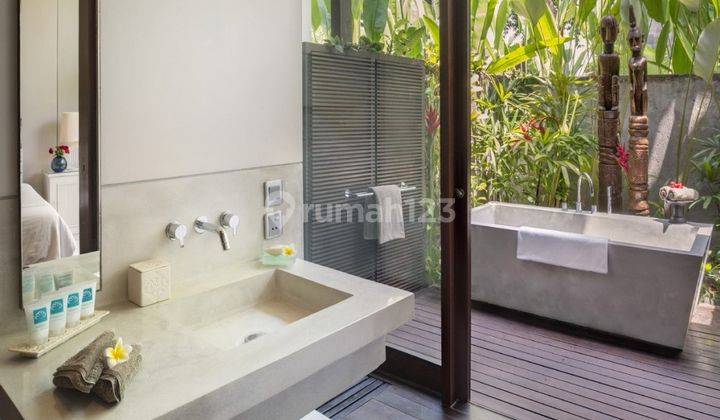 Luxury Villa di Batu Bolong , Canggu, Dekat Pantai 2