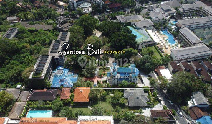 Land in Seminyak, Badung, near the beach there is a hotel building 2