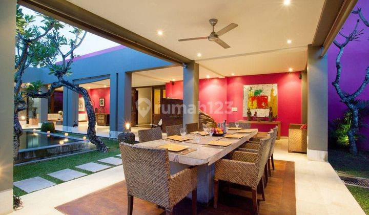 Stunning 5 Bedrooms Villa In Batu Belig Kerobokan Near The Beach  1