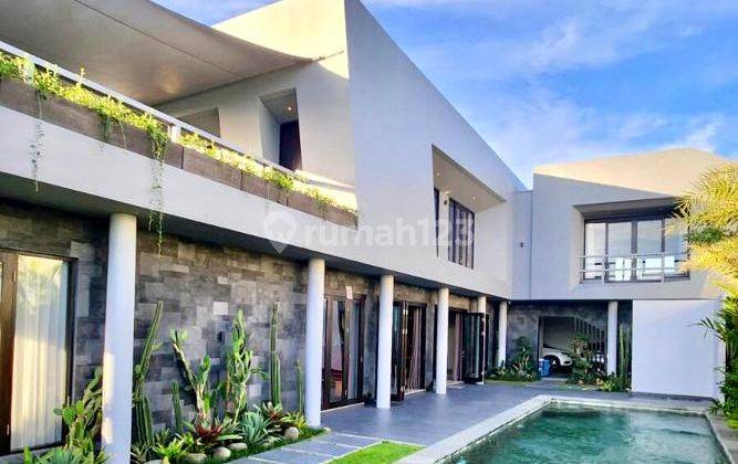 Modern 3 Bedrooms Villa 500m² di Munggu  1