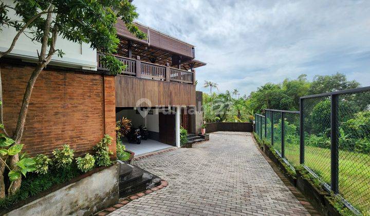 Luxury 6 Bedrooms Villa In Berawa Canggu 2400m²  1