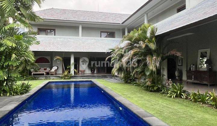 Luxury Modern Villa 5 Bedrooms 1000m² Near Merthasari Beach Sanur 1