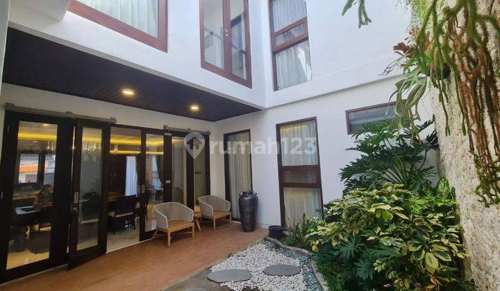 4 Bedroom 200m² Luxury House in Purigading Jimbaran 2