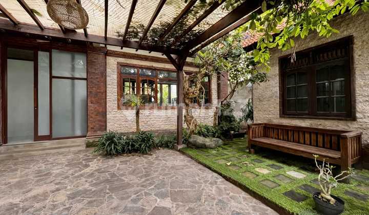 Villa di Sekar Sari Sanur Bali 3 Bedrooms 308M2 1