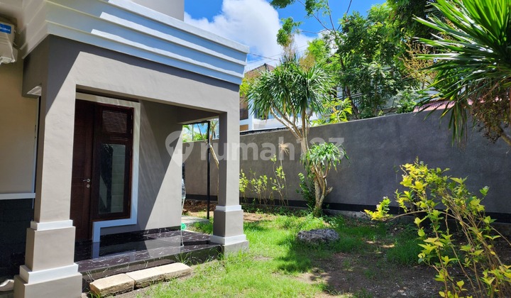 House in Taman Mumbul Nusa Dua 3 Bedrooms 183M² 2