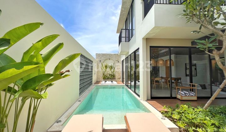 Luxury Modern Tropical Villa in Pecatu Bali 3BR area 200m²