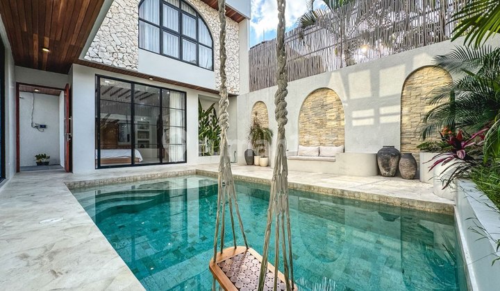 Contemporary Modern Villa Umalas Kerobokan 3BR Area 200m²