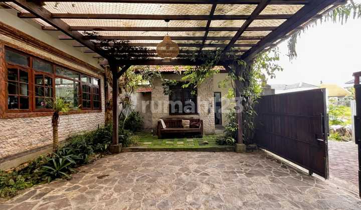 Villa di Sekar Sari Sanur Bali 3 Bedrooms 308M2 2