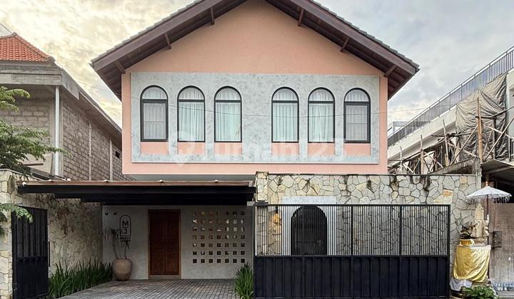 Luxury Villa Petitenget Kerobokan 4 Bedrooms 300M² Luxury Villa Petitenget Kerobokan 4 Bedrooms 300M²