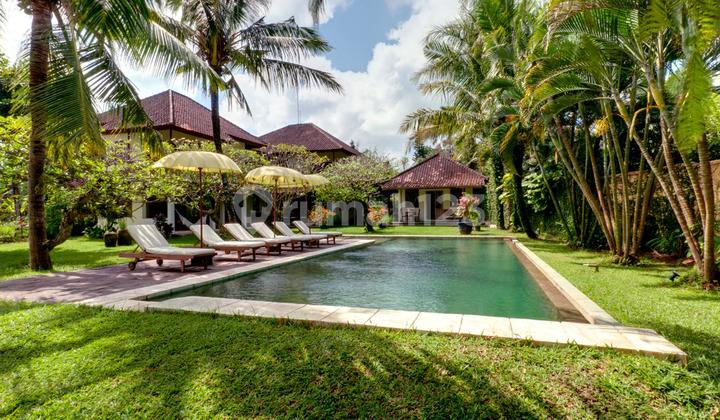Luxury Balinese Heritage Style Villa Umalas 2500Sqm Luxury Balinese Heritage Style Villa Umalas 2500Sqm