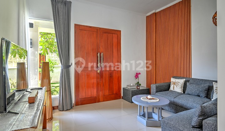 Yearly Rental Villa 3 Bedrooms Taman Sari Kerobokan