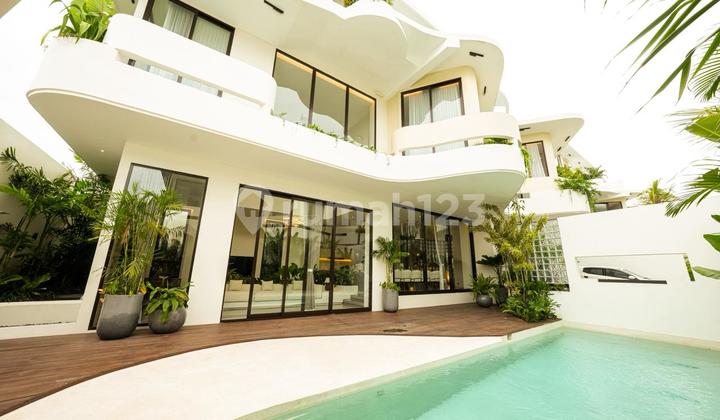 Luxury House Dewi Sri Legian Kuta - 3 Bedrooms, 315m² Land Luxury House Dewi Sri Legian Kuta - 3 Bedrooms, 315m² Land