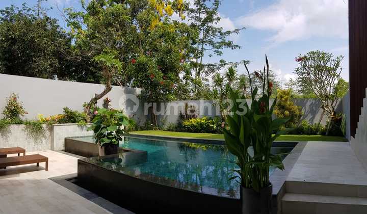 Luxury Villa Balangan Jimbaran 4 Bedrooms 400M² 2