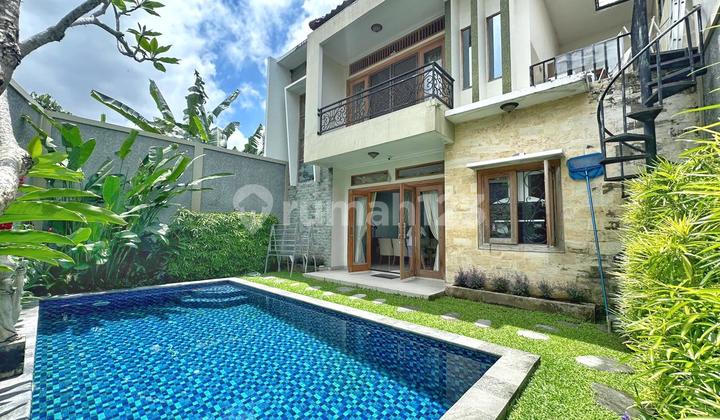 Tandeg Berawa Canggu Villa 4BR Area 302m²