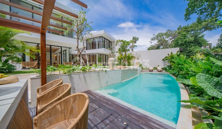 Brand New Luxury Villa Umalas 4 Bedrooms 575M² Brand New Luxury Villa Umalas 4 Bedrooms 575M²