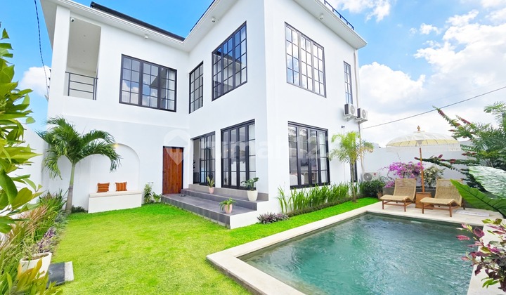 Luxury Modern Villa Seseh - Canggu 179 M² Luxury Modern Villa Seseh - Canggu 179 M²