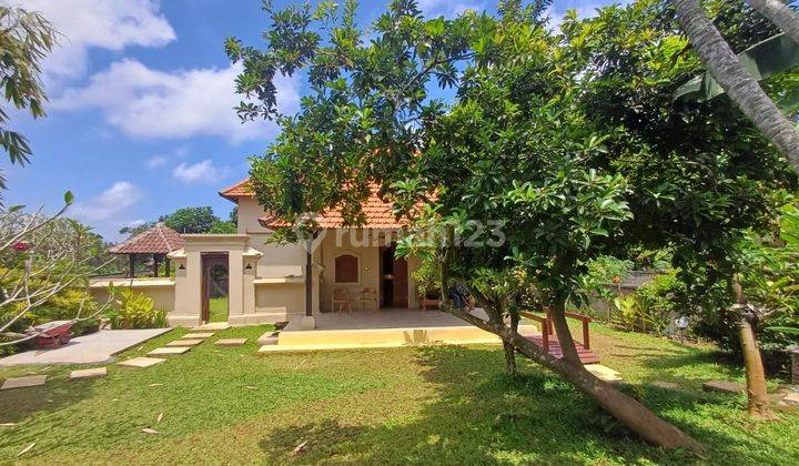 Villa in Kemenuh Gianyar Area 1500m2 Rice Field View 2