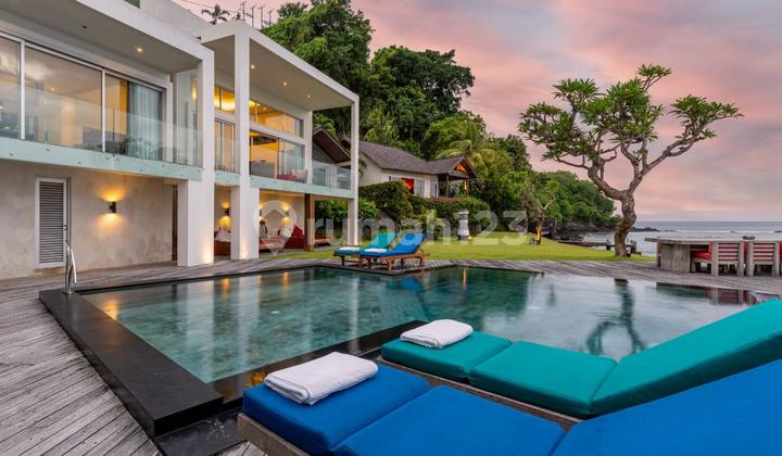 Luxury Beachfront Villa Candi Dasa Karangasem 3 Bedrooms 1450M2