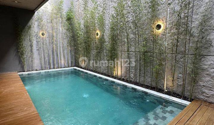 Rumah minimalis di Gatsu Barat Denpasar Barat , 4 kamar 217m²