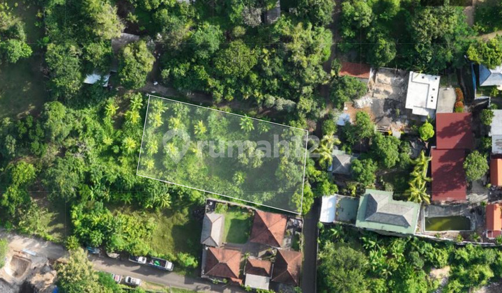 Tanah di jln Labuan sait Pecatu 1.000m²