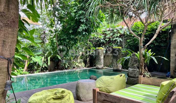 House for sale in 4 bedrooms 1295m2 in Taman sari kerobokan 2
