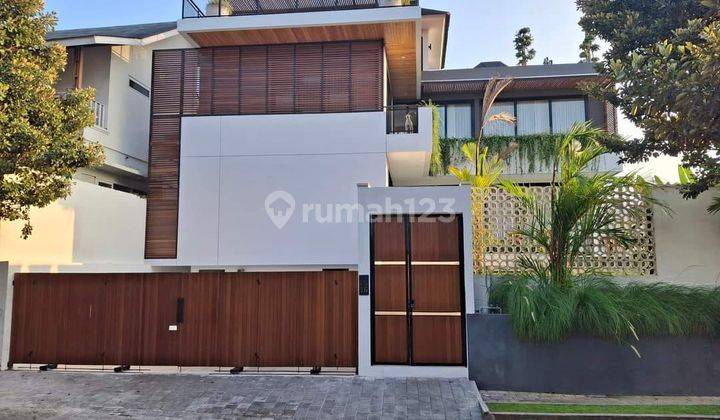 Brand New 4 Bedrooms Villa 354m² in Pecatu Graha 2