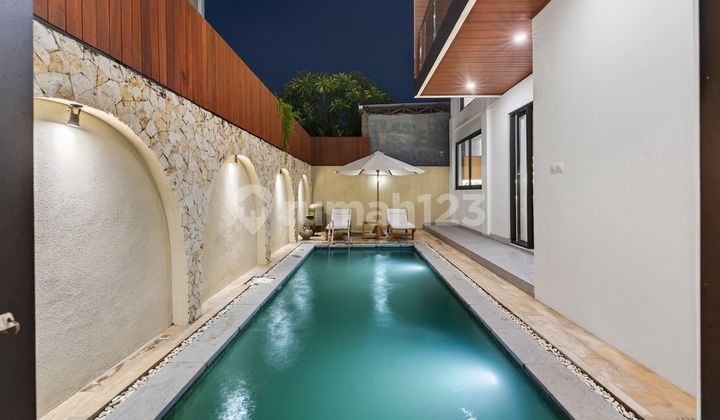 Luxury House in Muding Indah Kerobokan 5 Bedrooms 250M2 2