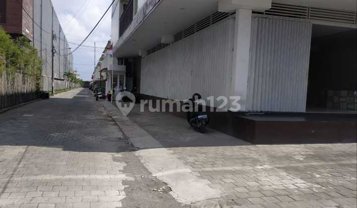Ruko di Imam Bonjol Drnpasar 400M² 3 Lantai