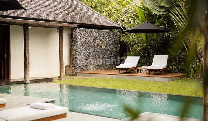 Yearly Rental Luxury 3 bedrooms Villa  in Berawa Canggu 1