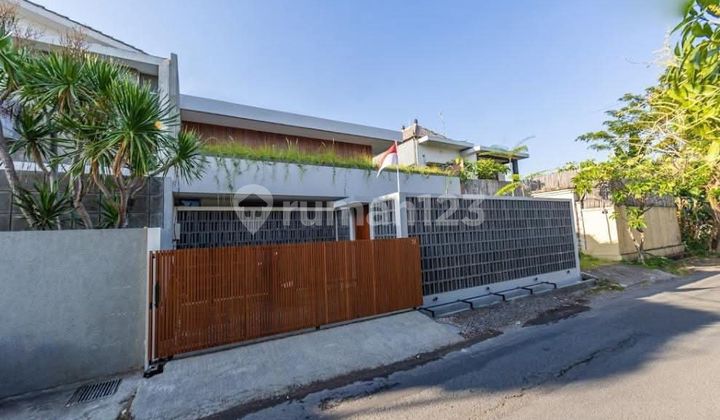 Modern Villa 3 Bedrooms 200M2 Bidadari Seminyak