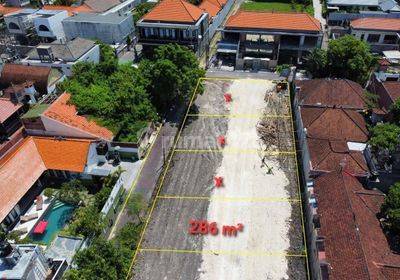 Tanah 286m² di Bidadari Seminyak Bali , Lingkungan Villa 1