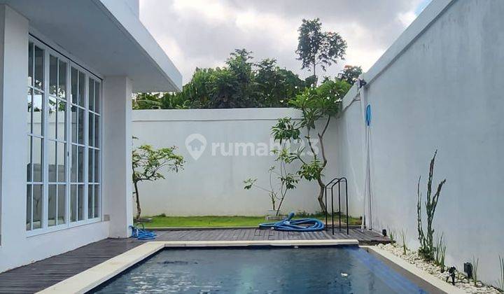 Rumah mewah modern 3 bedrooms 275m² - Kerobokan 1