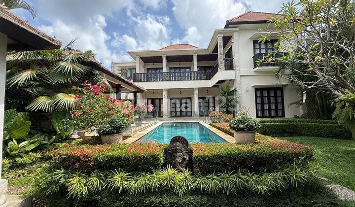 Luxury Tropical Balinese Villa - Jimbaran Bali Luxury Tropical Balinese Villa - Jimbaran Bali