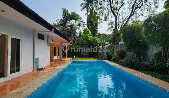 Rumah Di Jl.kemang Dalam Bangka Jakarta Selatan Lt855m2 Pool 1