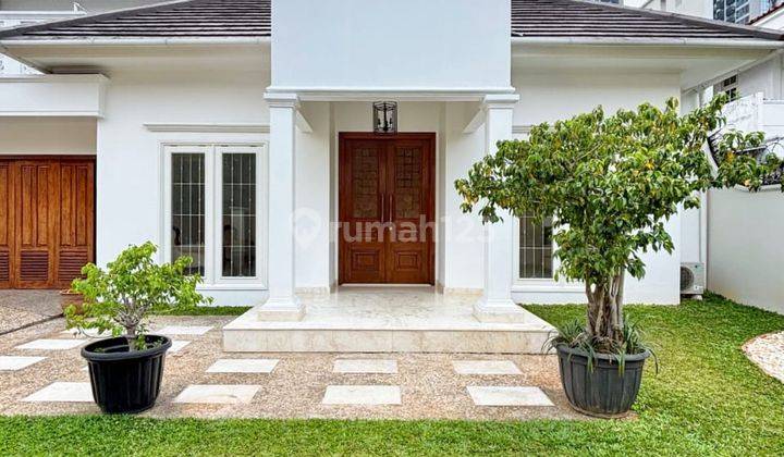 Cilandak Barat For Sale Desain Modern Classic, Taman Luas, Double High Ceiling 2