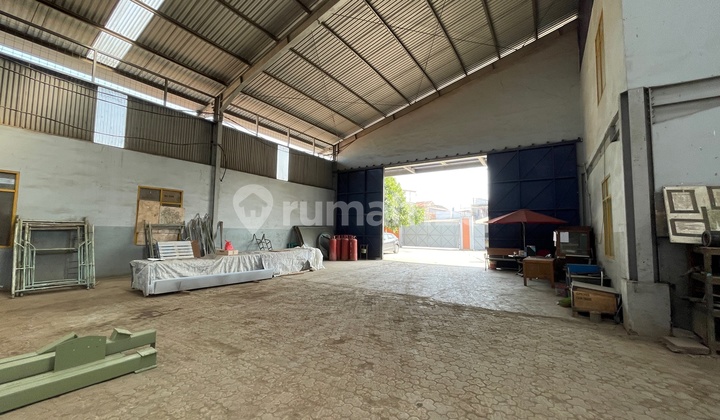 Pabrik di Main Road Gede Bage, Masih Dekat Jalan Soekarno Hatta 9