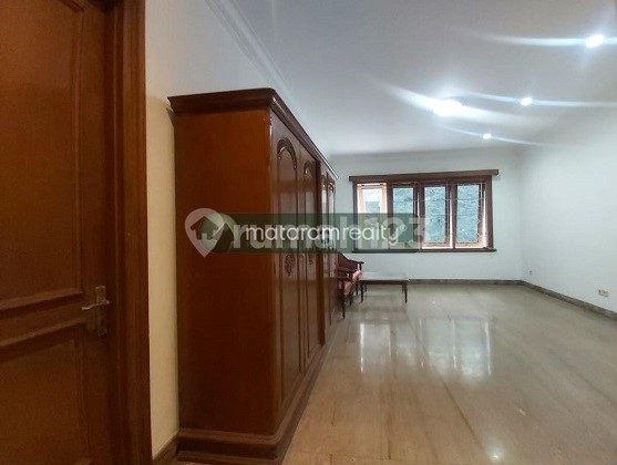 Rumah 2 Lantai Cocok Untuk Kantor Sayap Cipaganti, Bandung 9