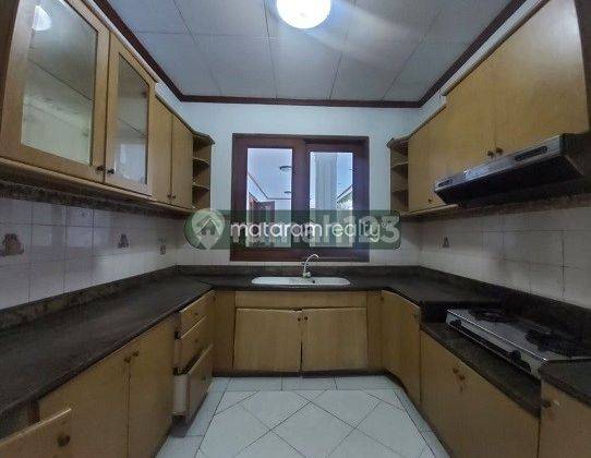 Rumah 2 Lantai Cocok Untuk Kantor Sayap Cipaganti, Bandung 16