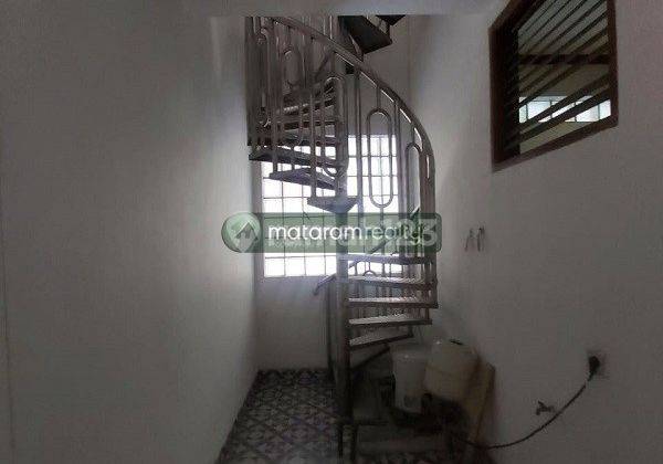 Rumah 2 Lantai Cocok Untuk Kantor Sayap Cipaganti, Bandung 19