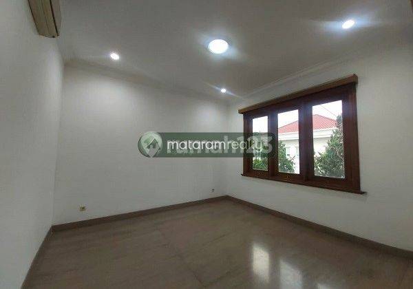 Rumah 2 Lantai Cocok Untuk Kantor Sayap Cipaganti, Bandung 25